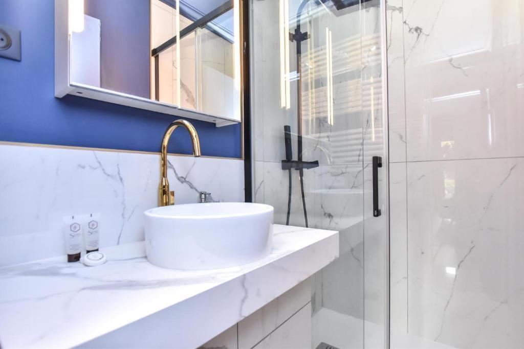 Luxury Paris La Vie En Rose Jacuzzi Terrasse Parking Apartman Kültér fotó